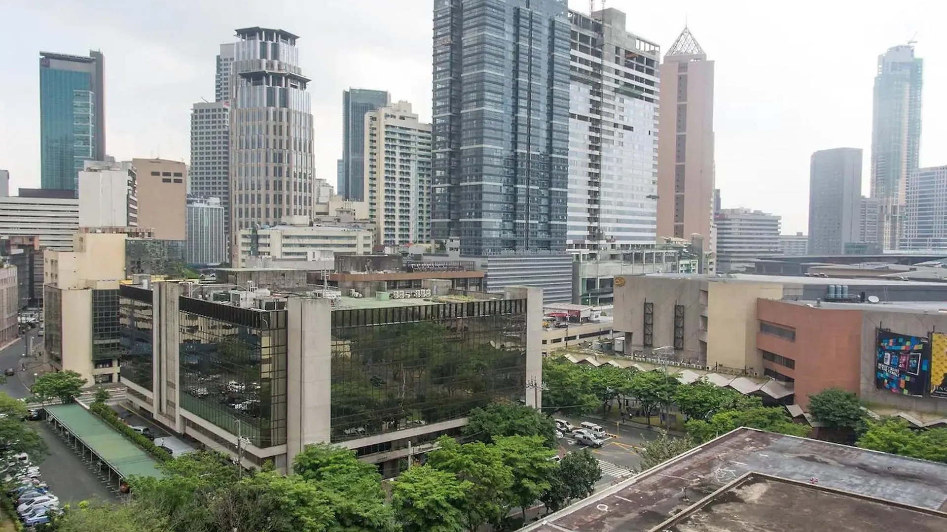 Greenbelt King Suite With Balcony At Mosaic Tower - Free Gym Pool Wifi & Washer + Manila Apartment