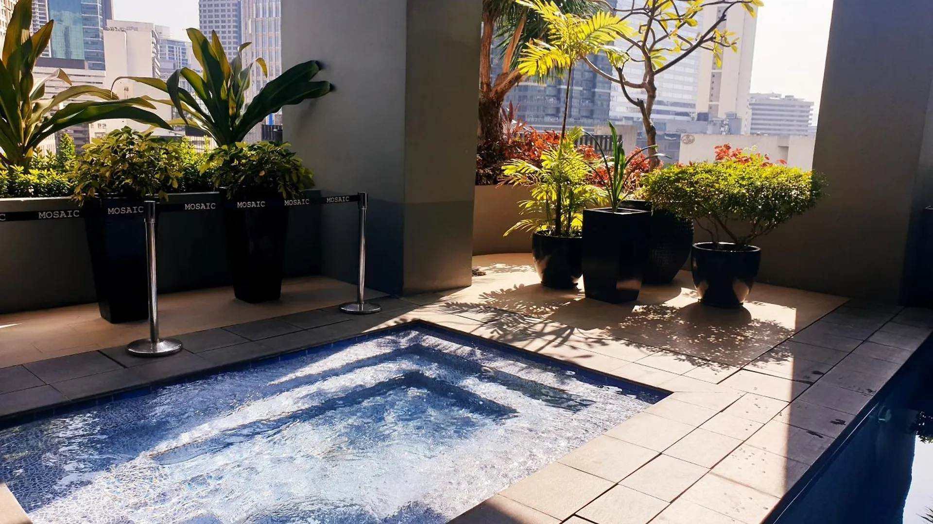 Greenbelt King Suite With Balcony At Mosaic Tower - Free Gym Pool Wifi & Washer + Manila 0*,  Philippines