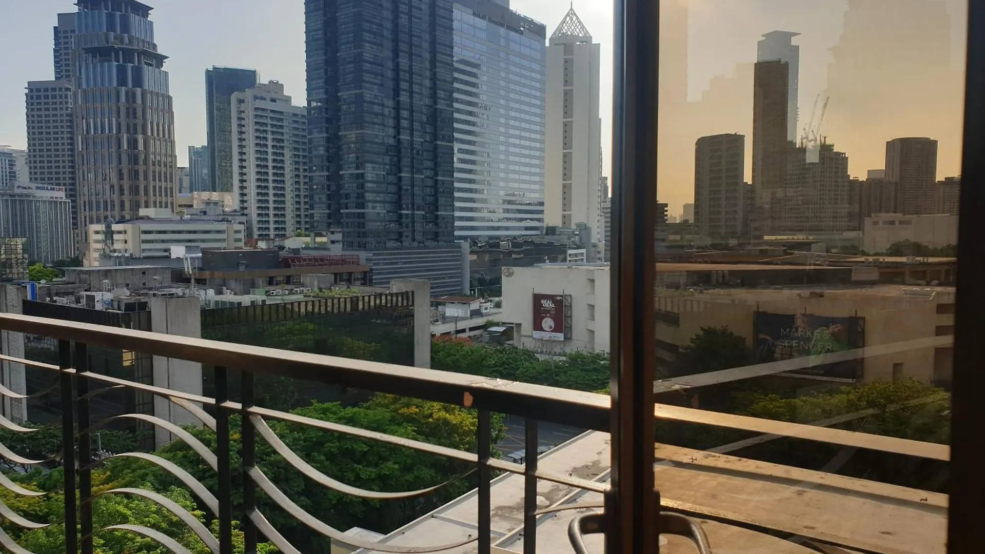 Greenbelt King Suite With Balcony At Mosaic Tower - Free Gym Pool Wifi & Washer + Manila